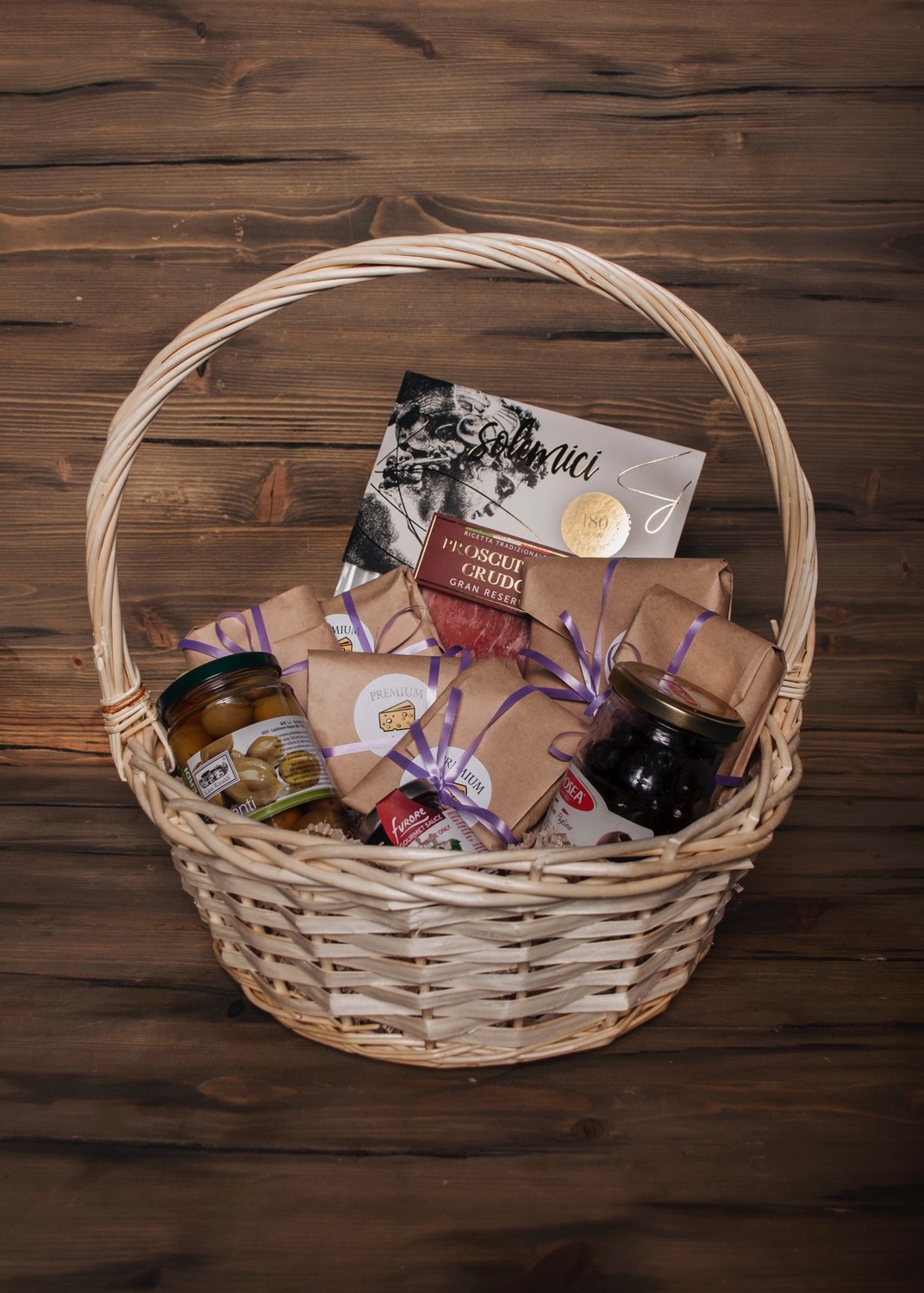 Европейская гастрономическая корзина (средняя) Европейская гастрономическая корзина (средняя)