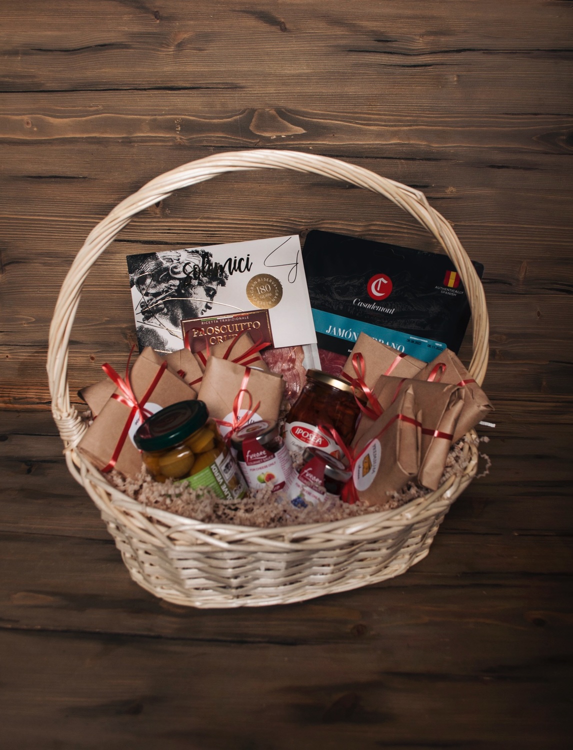 Европейская гастрономическая корзина (большая) Европейская гастрономическая корзина (большая)